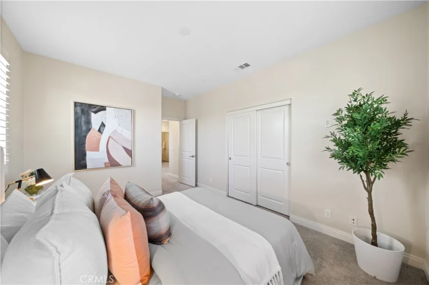 222 Compass photo 33