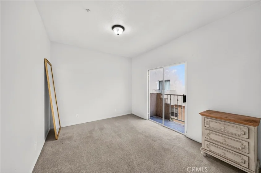 321 W. Queen St. Unit 8 photo 22