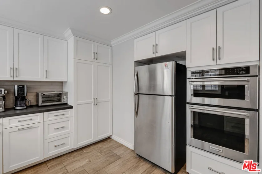 5215 White Oak Avenue #2 photo 3
