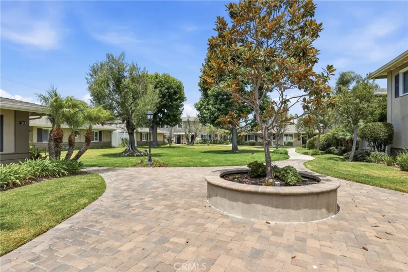 1741 Tustin Avenue #12C photo 2