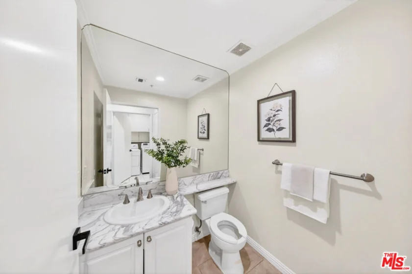 333 Westminster Avenue #402 photo 6