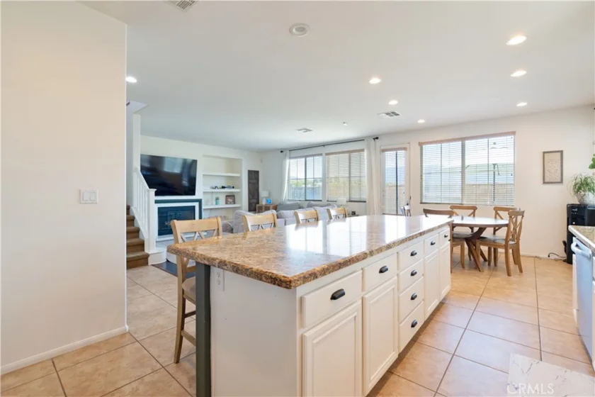 45776 Klamath Court photo 4
