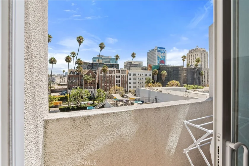 620 S Gramercy Place #412 photo 4