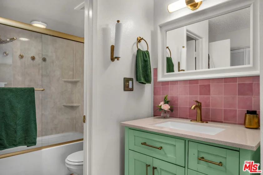 620 W Hyde Park Boulevard #111 photo 25