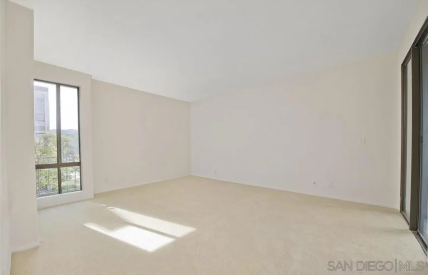 5340 Yarmouth Avenue #205 photo 23