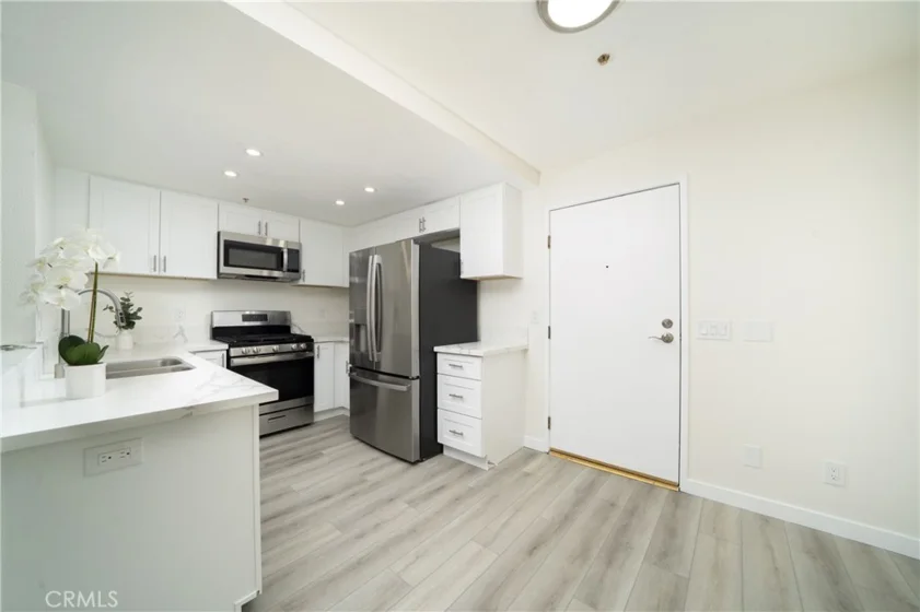1501 N Brea Boulevard #212 photo 3