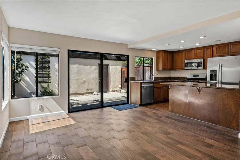 1315 Stonewood Court photo 4