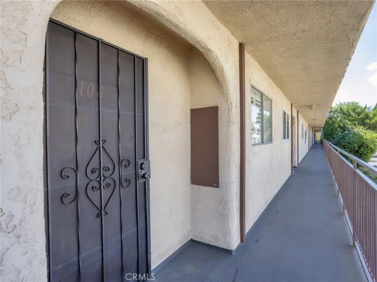 5412 Lindley Avenue #108 photo 4