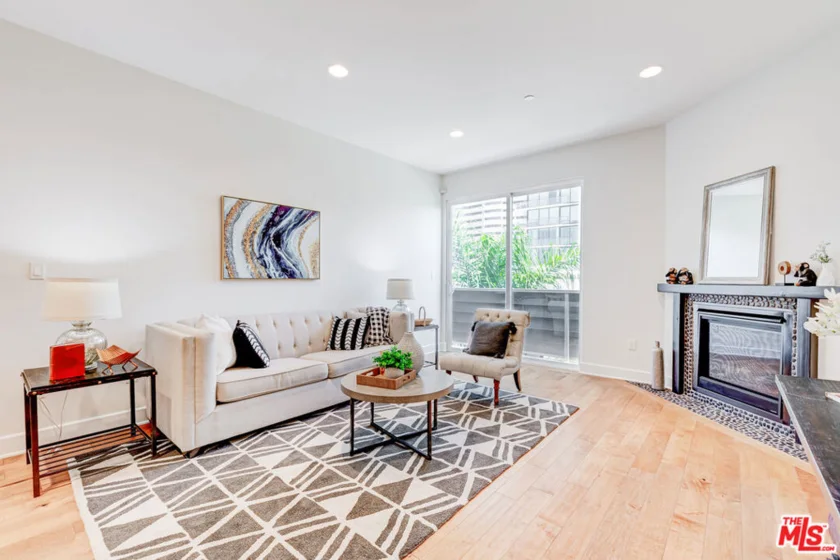 1235 Granville Avenue #PH1 photo 1
