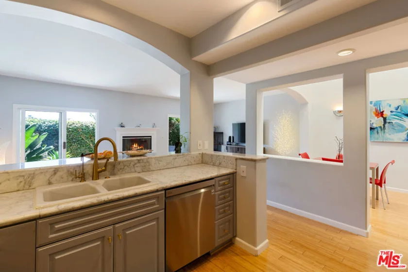 6435 Zumirez Drive #14 photo 8