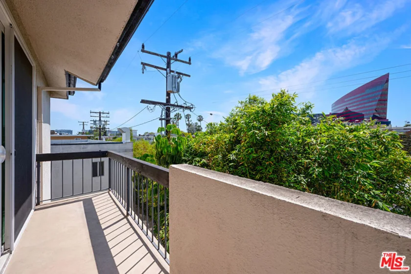 723 Westmount Drive #305 photo 21