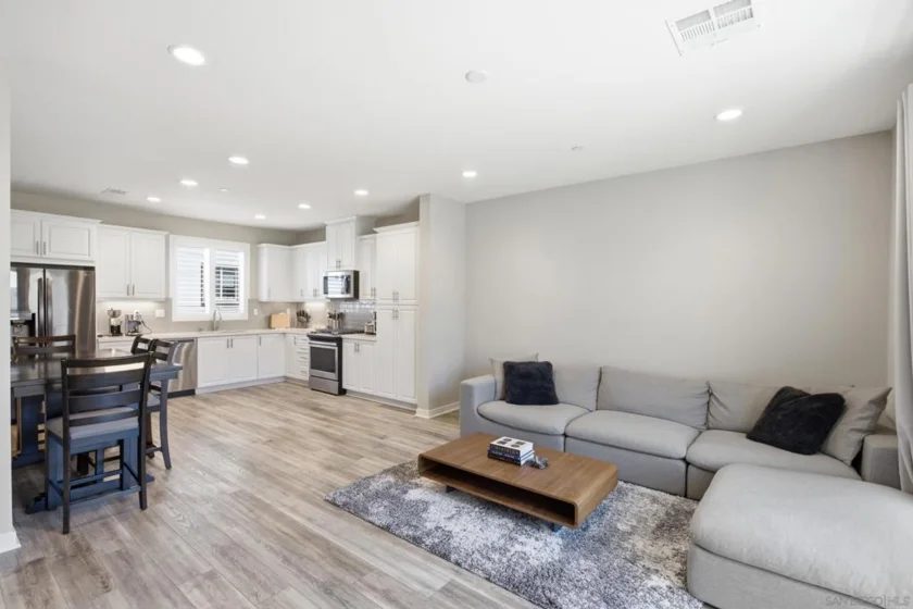 2572 S Escondido Boulevard #808 photo 22
