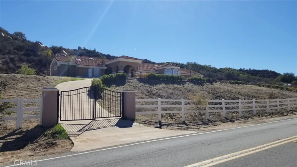 37300 Calle De Lobo photo