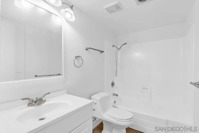 888 Cherrywood #Unit 3 photo 17