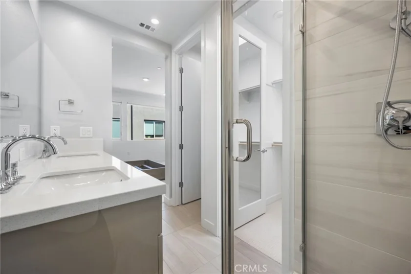 669 S Lyon Street photo 43