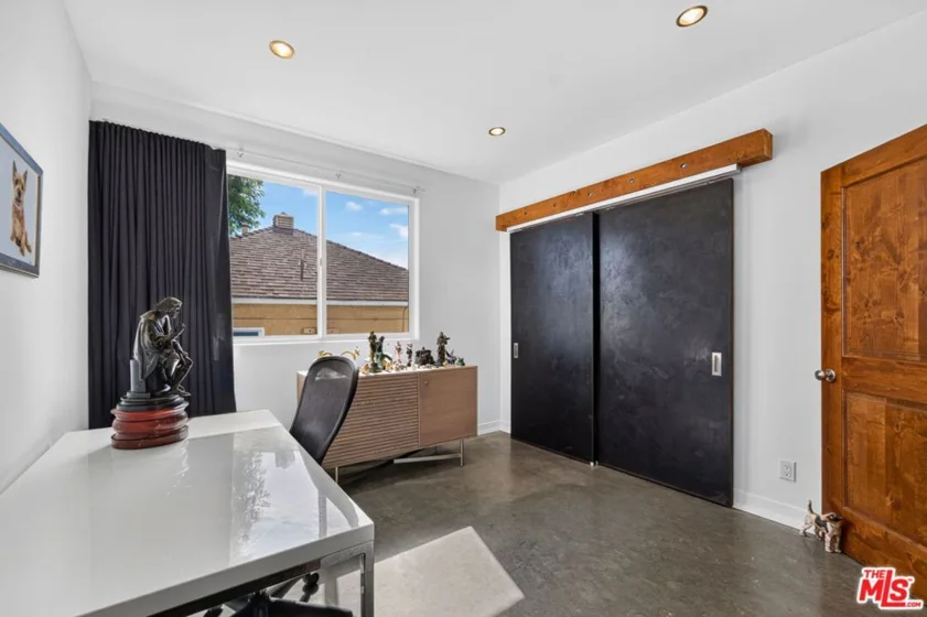 650 Rose Avenue #2 photo 16