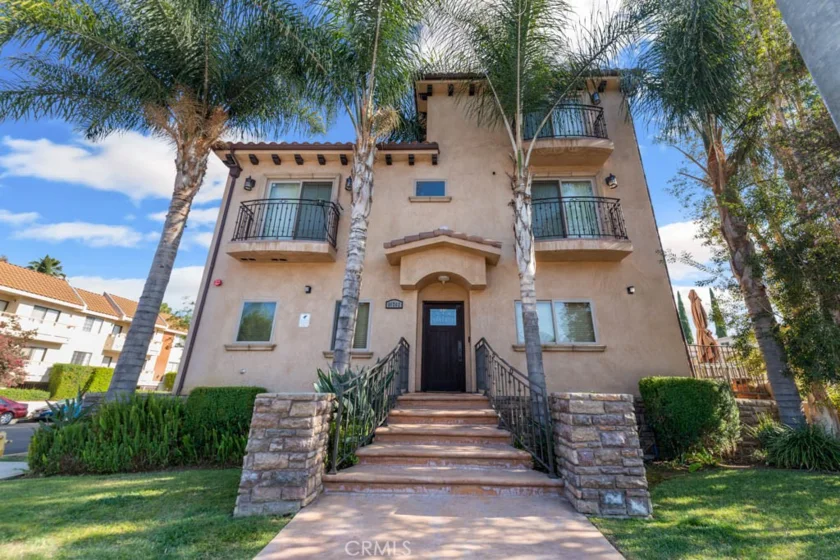14702 Magnolia Boulevard #104D photo 1