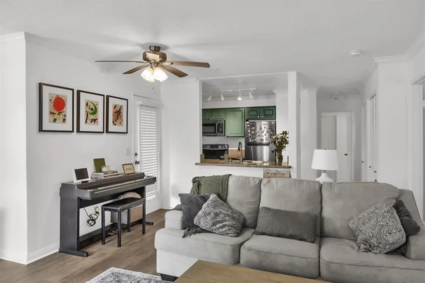 8889 Caminito Plaza Centro #7127 photo 9