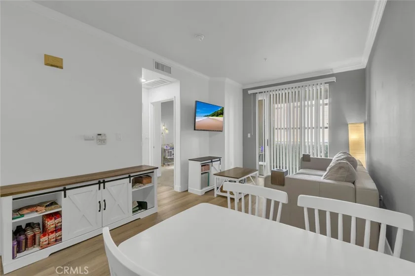 2120 Watermarke photo 1