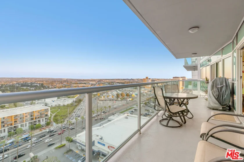 13600 Marina Pointe Drive #1704 photo 14
