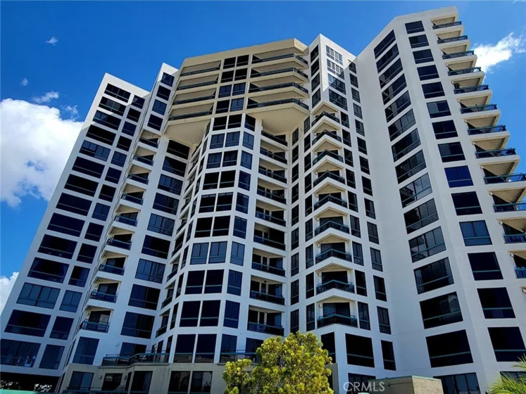 1310 E Ocean #905 photo 4