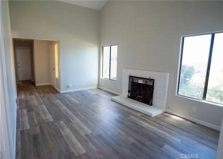 2055 Earl Glen photo 11