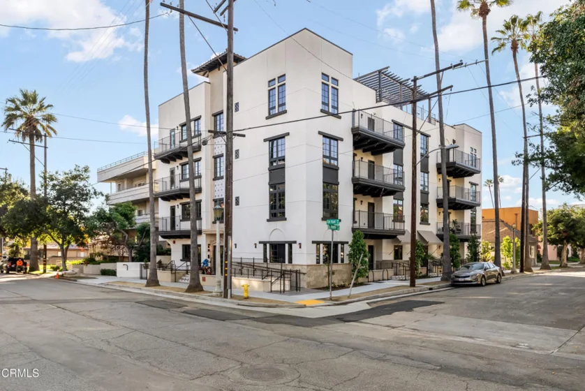 139 S Oak Knoll Avenue #301 photo 40
