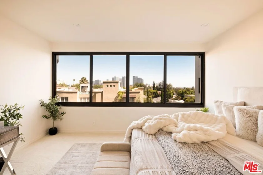 10560 Wilshire Boulevard #404 photo 31
