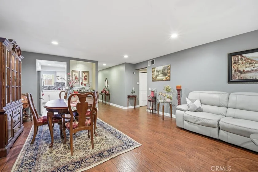 1236 N Columbus #11 photo 7