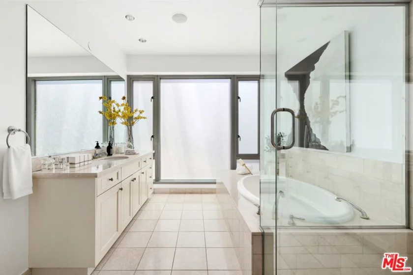 10727 Wilshire Boulevard #1001 photo 13