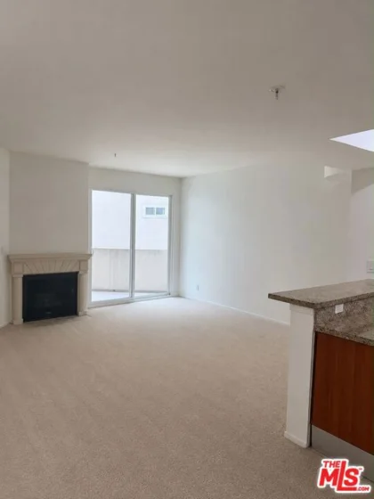 620 S Gramercy Place #339 photo 3