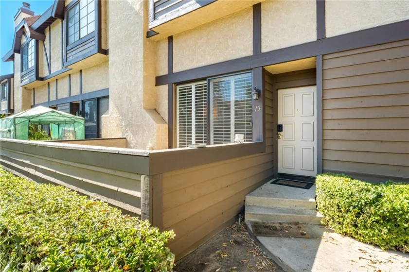 19230 Wyandotte Street #13 photo 1