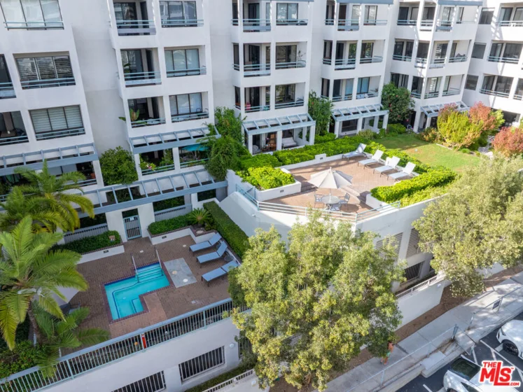 140 Ocean Park Boulevard #425 photo 41