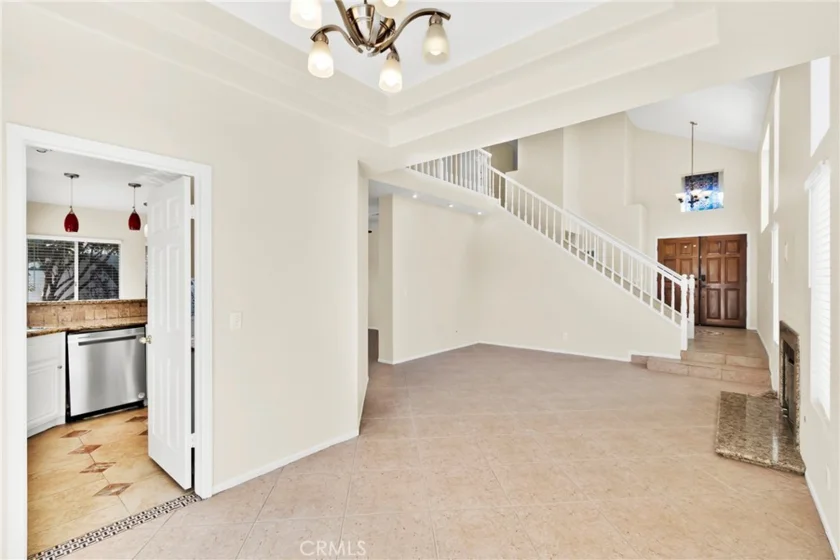 39909 Via Castana photo 11