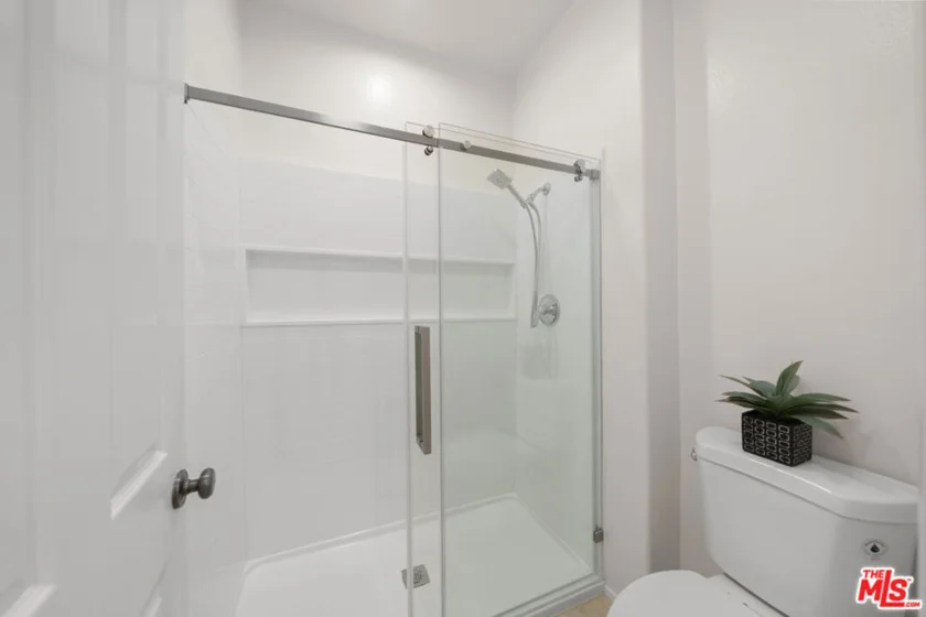 270 Lockford photo 24