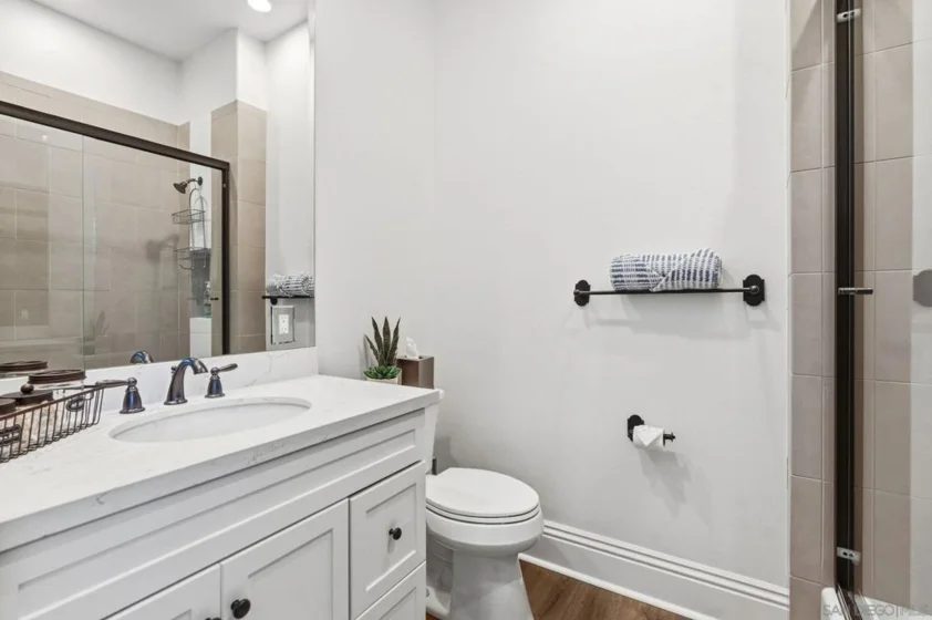 39025 E Benton Road photo 16
