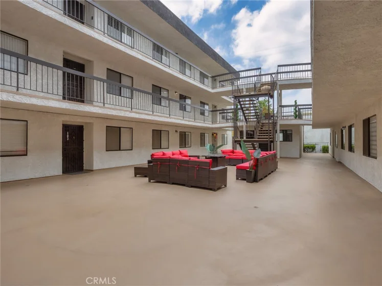 635 E Elmwood Avenue #203 photo 28