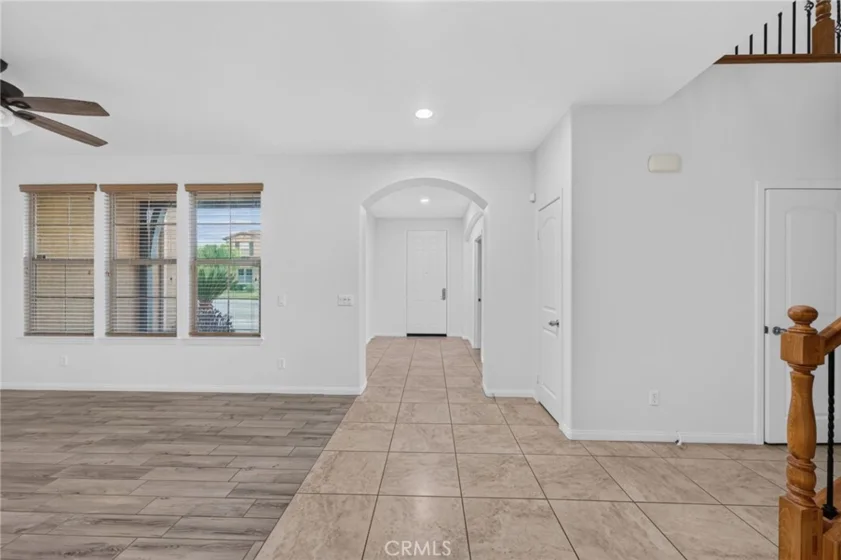30780 Olympia Rose photo 12
