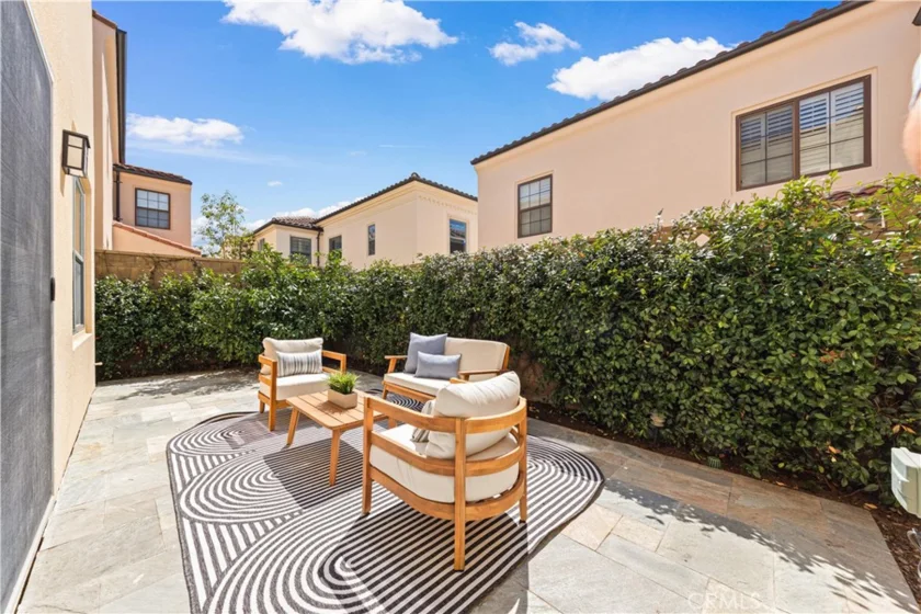 60 Strawberry Grove photo 16