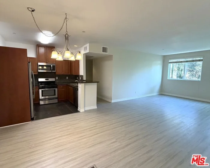 13941 Sherman Way #201 photo 13