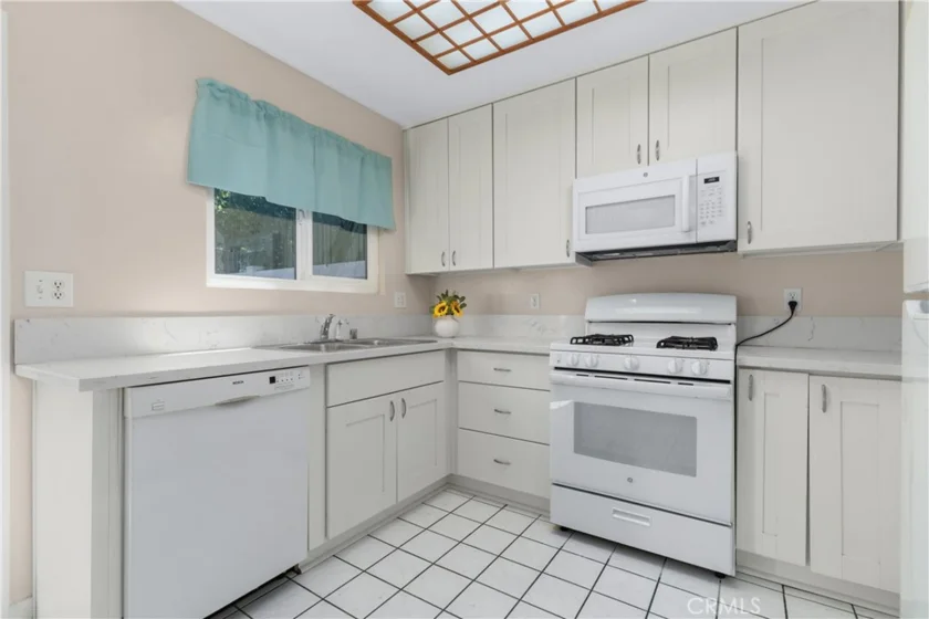 660 S Glassell Street #45 photo 6