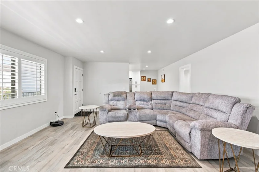 5354 Lindley Avenue #209 photo 14