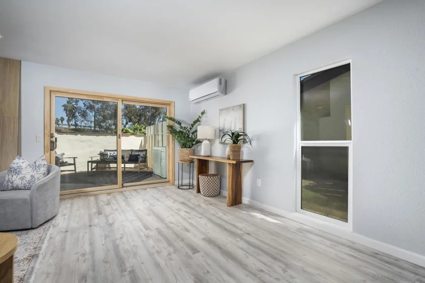 4242 Loma Riviera photo 6