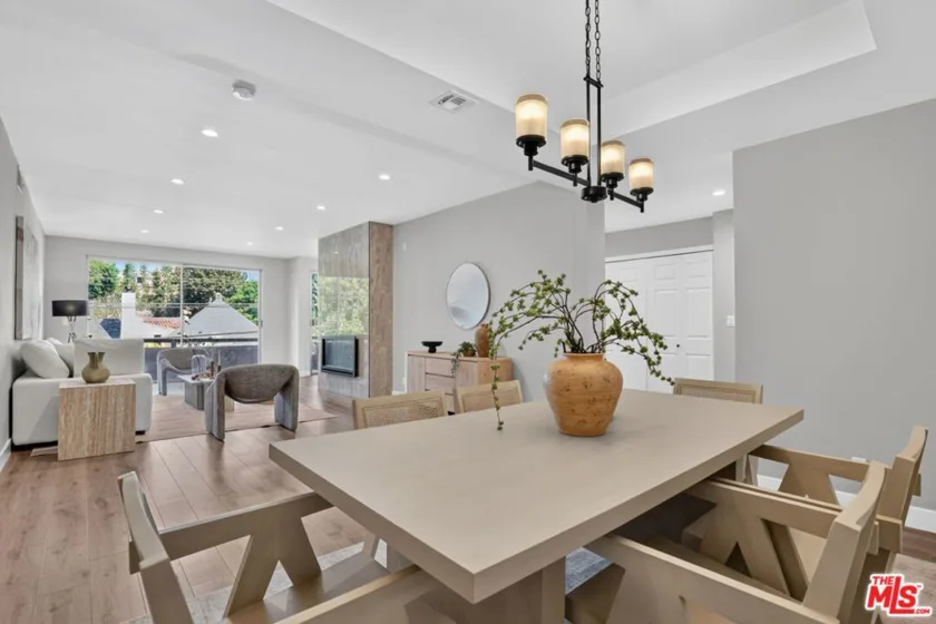 1509 Greenfield Avenue #207 photo 4