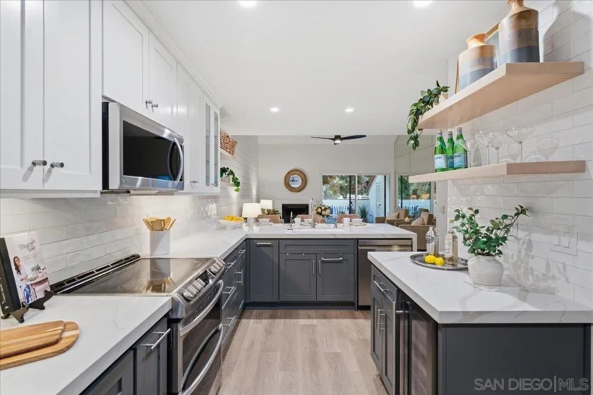 16110 Avenida Venusto #5 photo 6