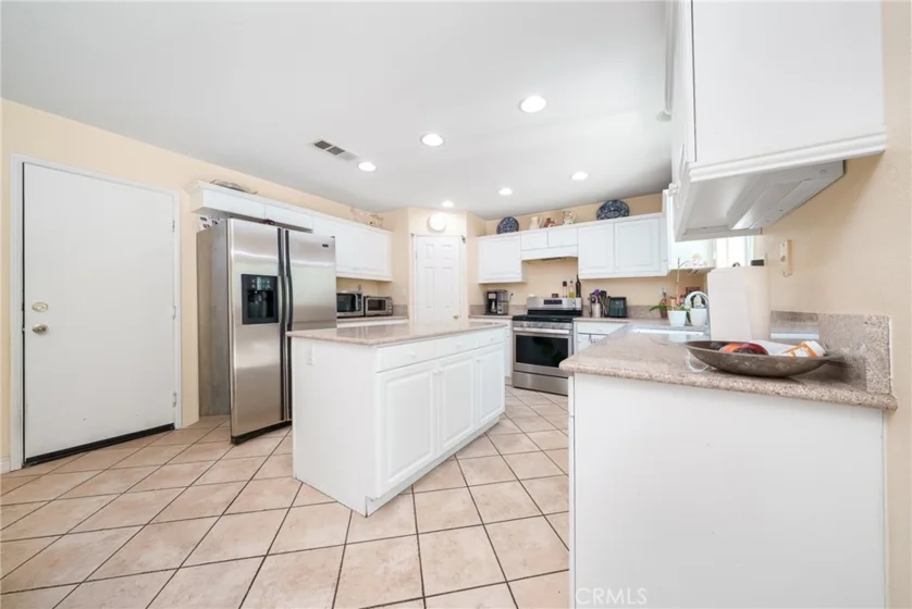 38199 Talavera Court photo 6
