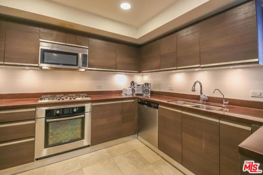 3785 Wilshire Boulevard #908 photo 16