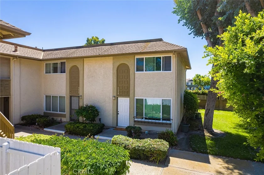 9638 Pettswood Drive #6 photo 1