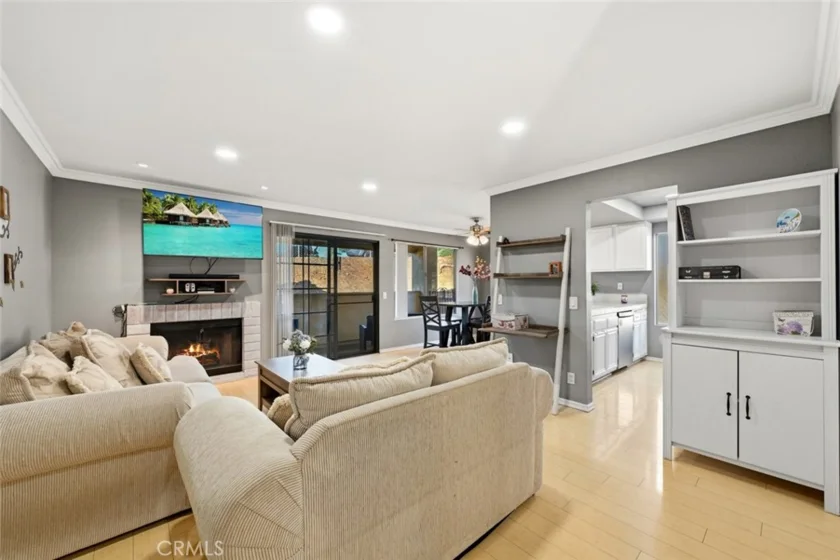 1016 Grape Street photo 6