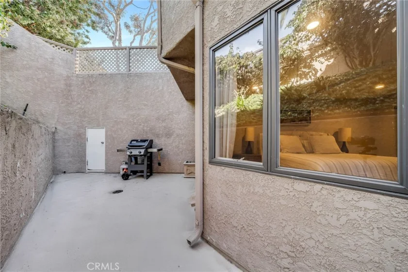 247 Calliope Street photo 8